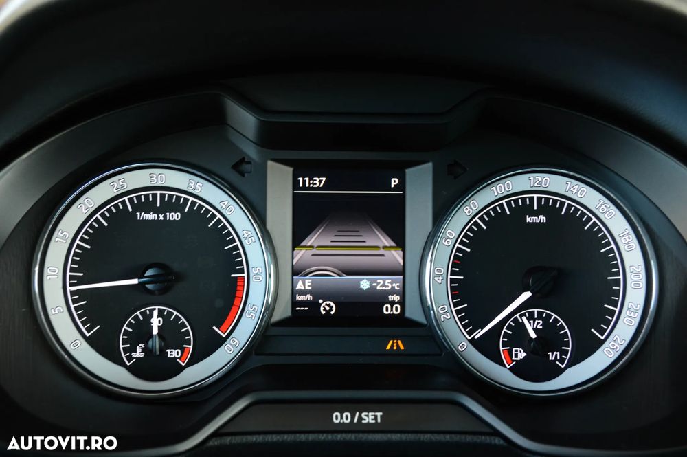 Skoda Octavia 2.0 TDI DSG Sport Edition - 7