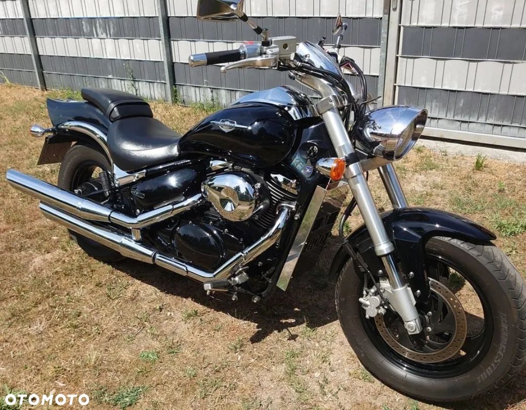 Suzuki Intruder - 1