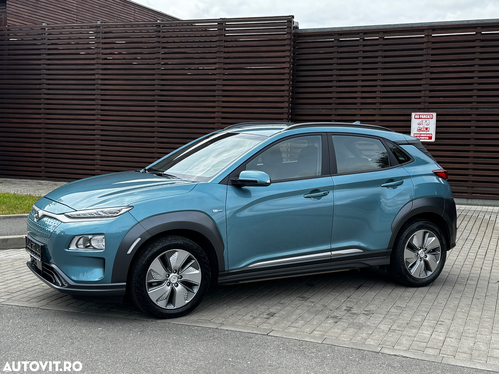 Hyundai KONA EV Style - 10