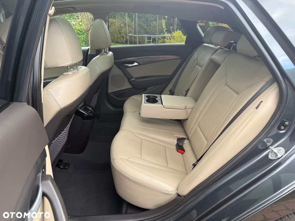 Hyundai i40 Kombi 1.7 CRDi Premium - 13