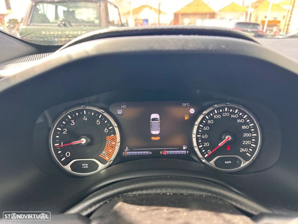 Jeep Renegade 1.0 T Limited — fotografia 9