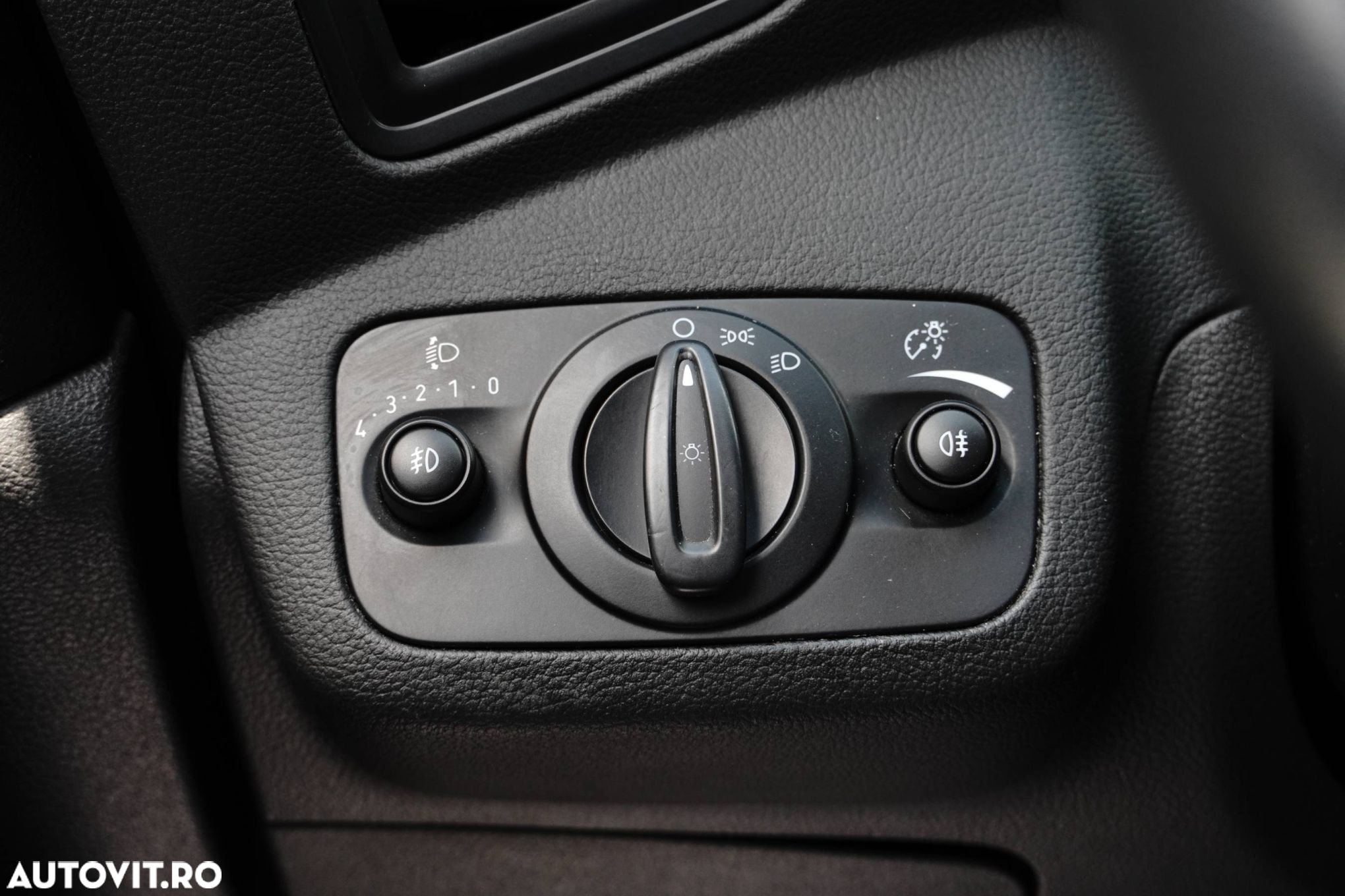 Ford Kuga - 35
