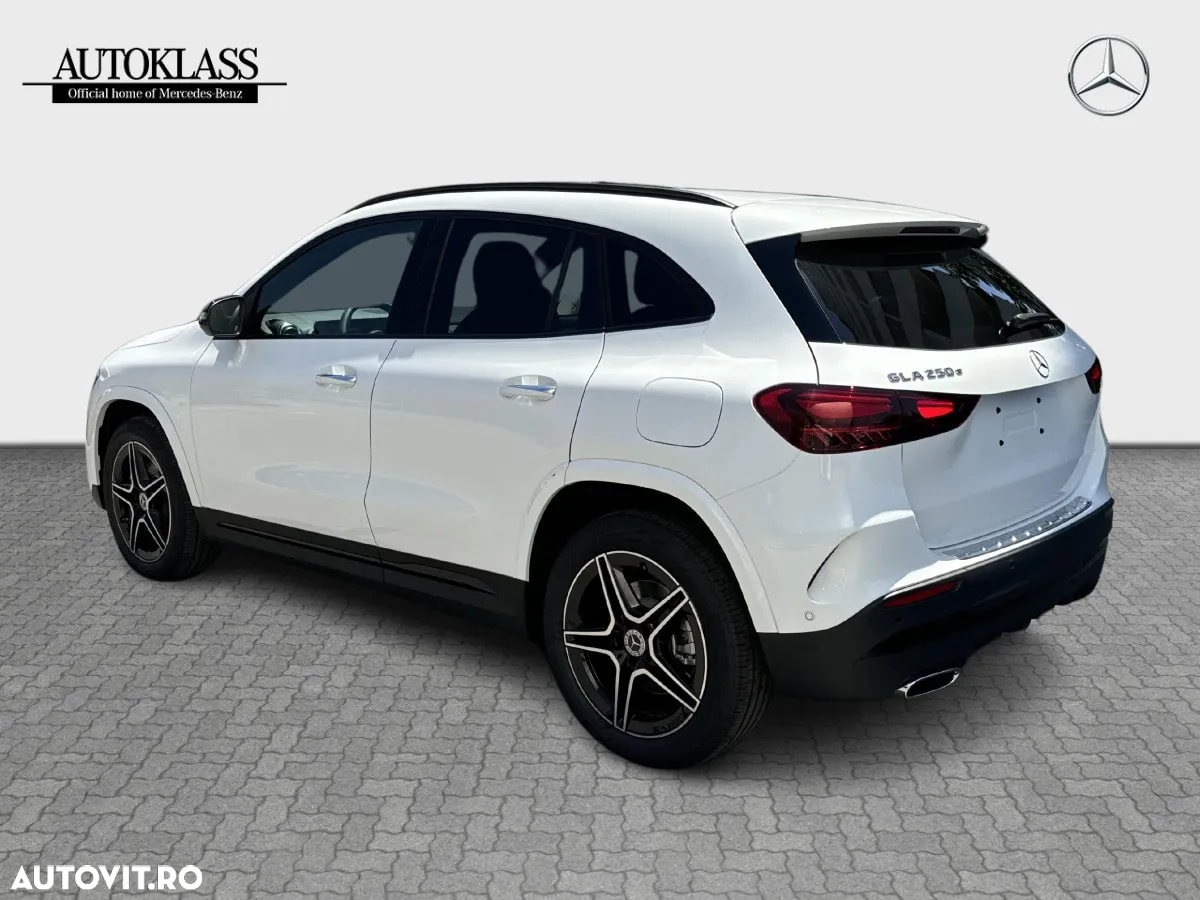 Mercedes-Benz GLA - 7