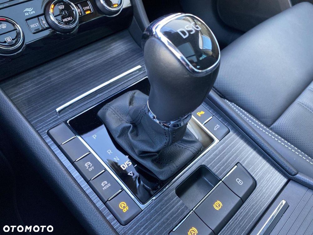 Skoda Superb 2.0 TDI SCR Style DSG - 41