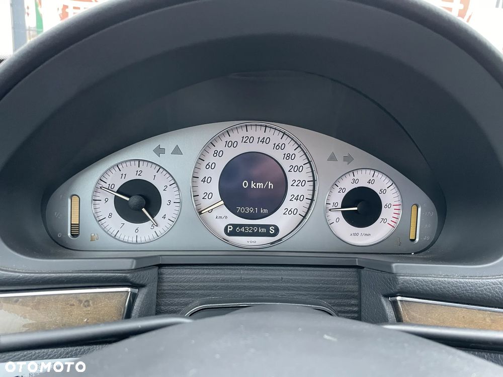 Mercedes-Benz Klasa E 500 4Matic Automatik Avantgarde - 9