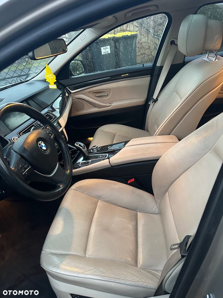 BMW Seria 5 528i Sport-Aut - 21