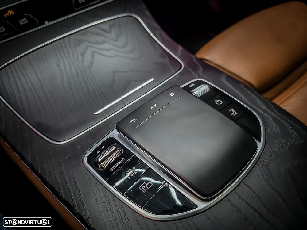 Mercedes-Benz E 300 de 9G-TRONIC AMG Line - 44