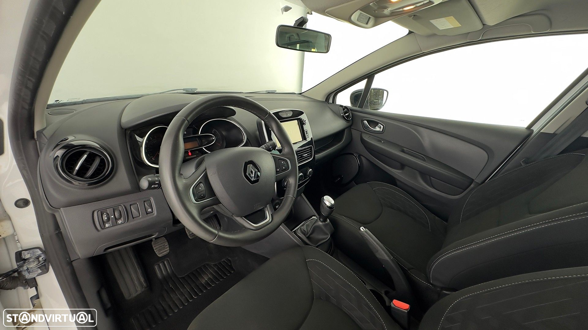 Renault Clio 0.9 TCe Limited - 26