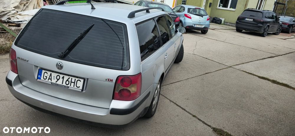 Volkswagen Passat - 4