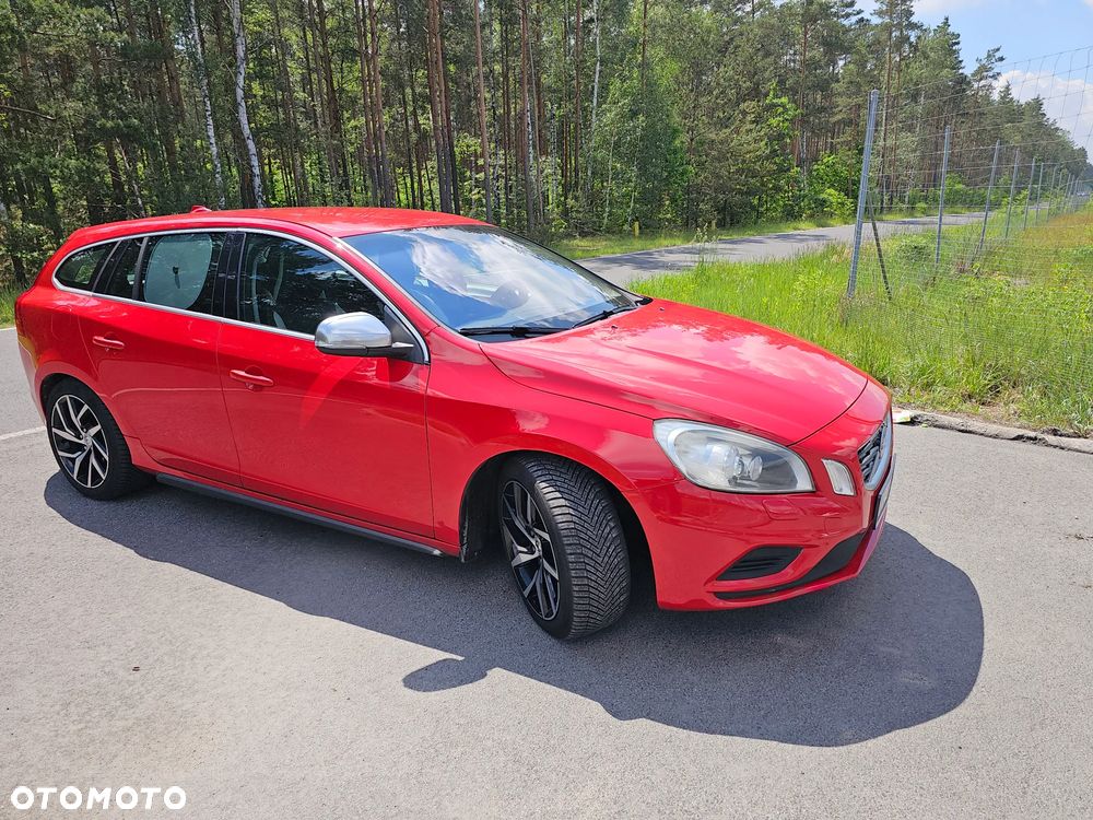 Volvo V60 T6 AWD R-Design - 4