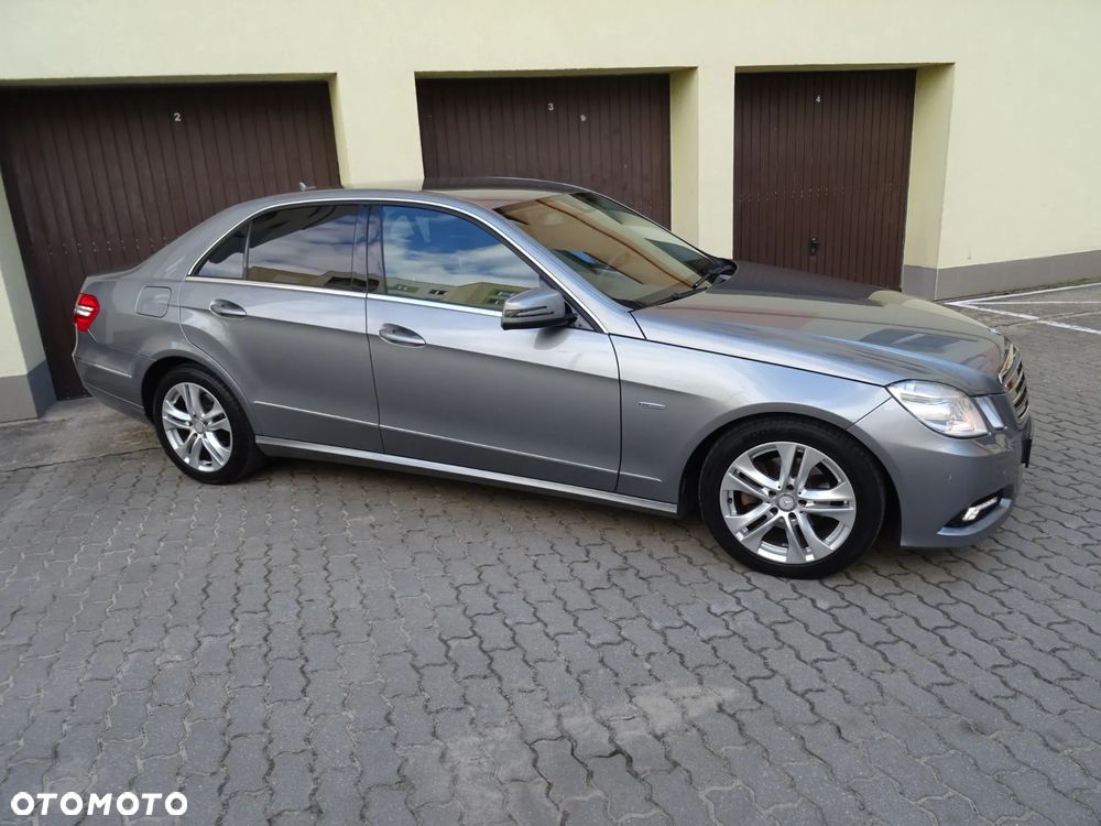 Mercedes-Benz Klasa E 200 CDI 7G-TRONIC Elegance - 19