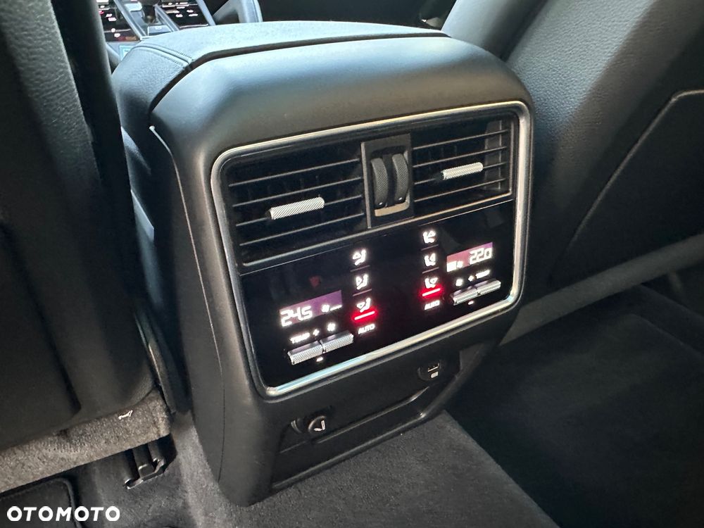 Porsche Cayenne - 17