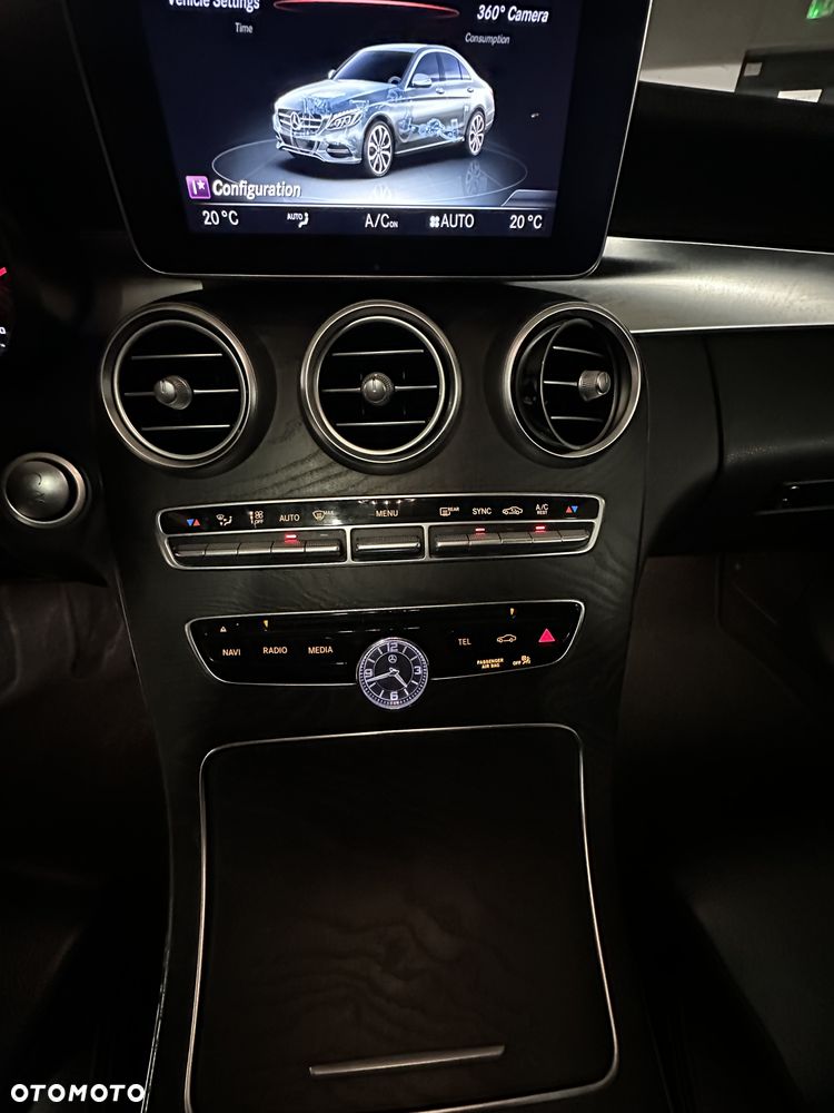 Mercedes-Benz Klasa C AMG 43 4-Matic - 19