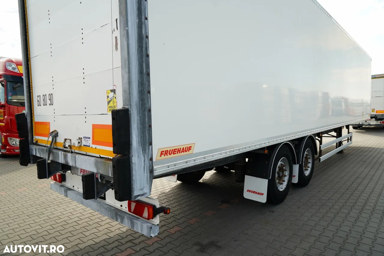 Fruehauf CONTAINER / KOFFER / AXE SAF / 2 AXE / OBLOANE RULANTE / PODEA RESISTENTĂ: ȘINĂ DIN SCADENĂ - 13
