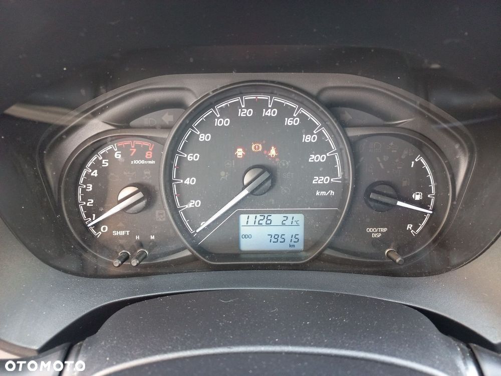 Toyota Yaris - 22