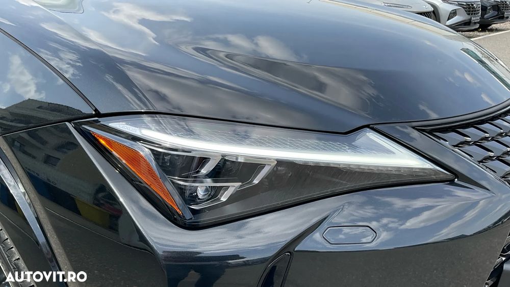 Lexus UX 250h 2.0L HEV 20H- (178 HP) 4X4 CVT Luxury - 11