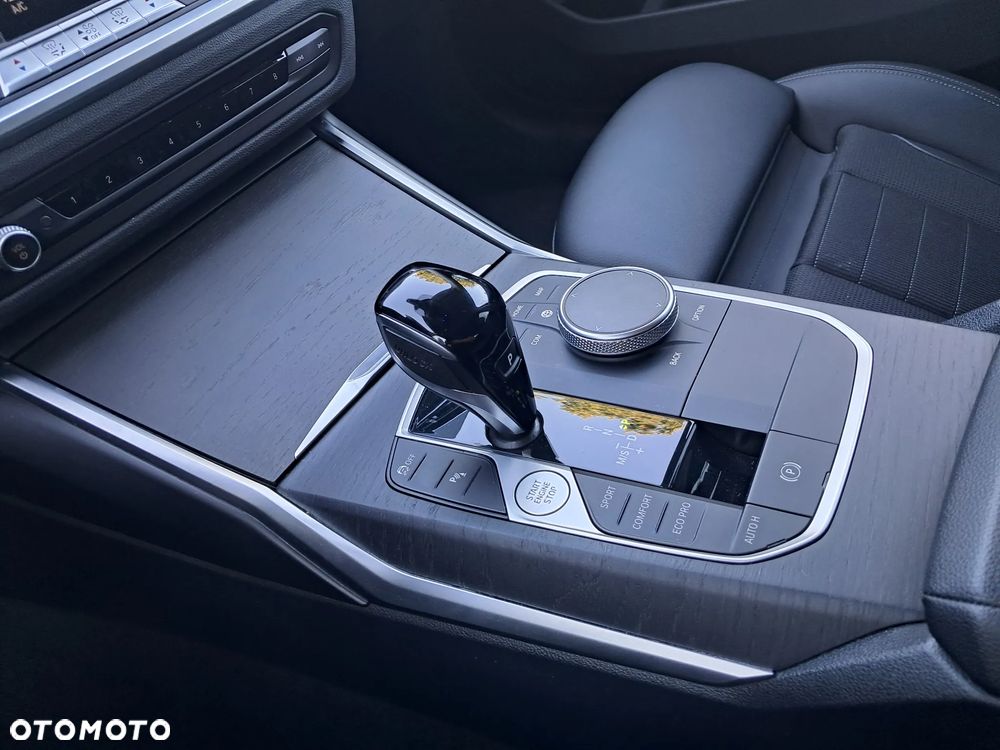 BMW Seria 3 320d Advantage sport - 22