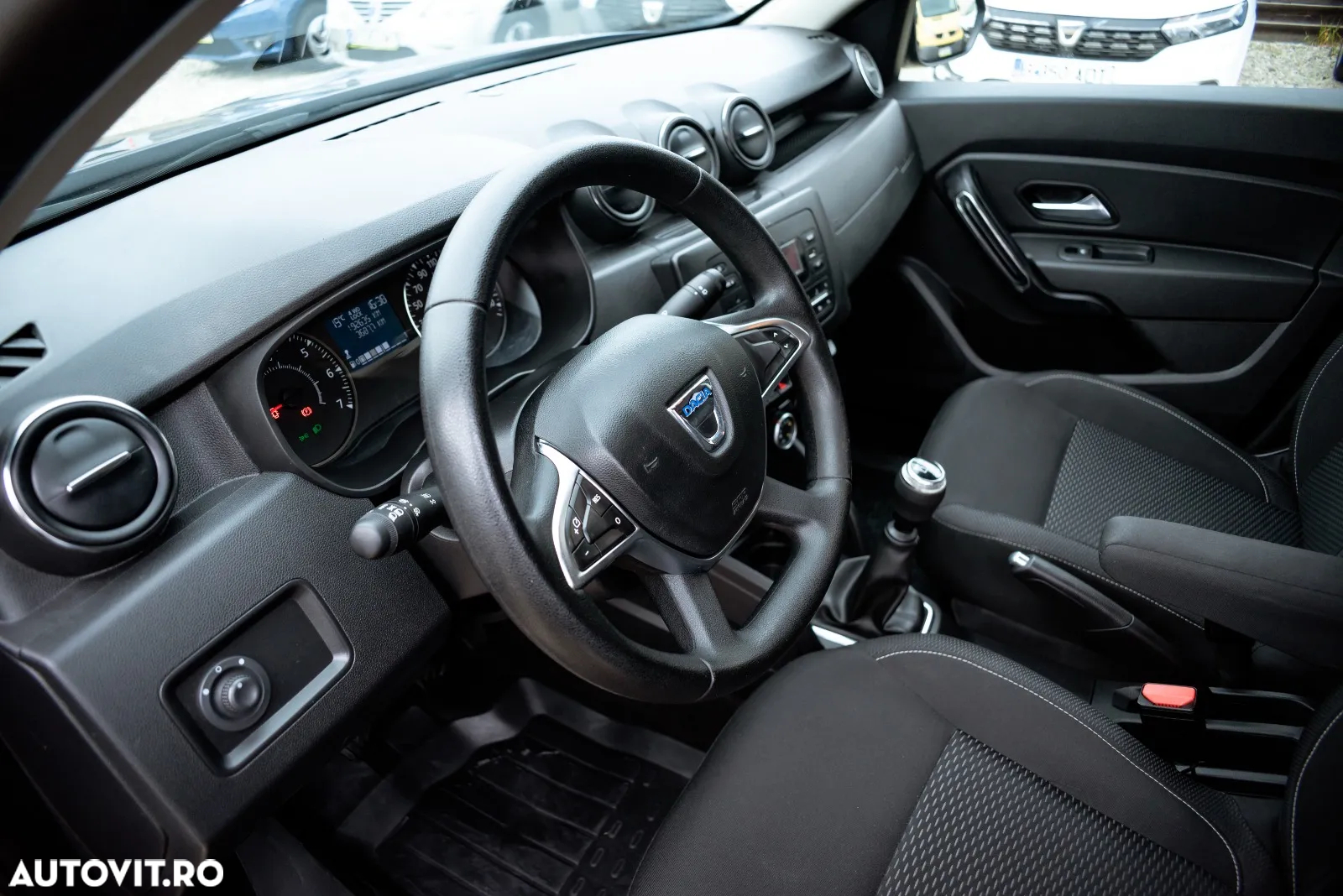Dacia Duster 1.5 dCi 4x4 Laureate - 11