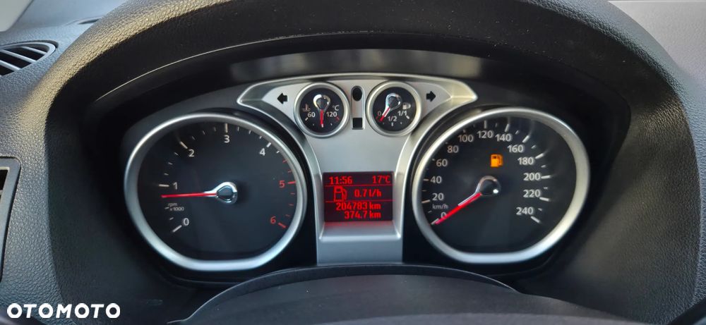 Ford Kuga 2.0 TDCi 2x4 Titanium - 25