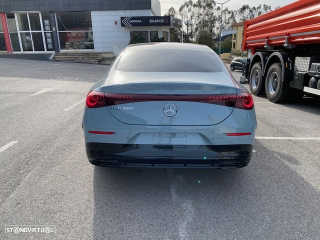Mercedes-Benz CLA 180 Standard - 5