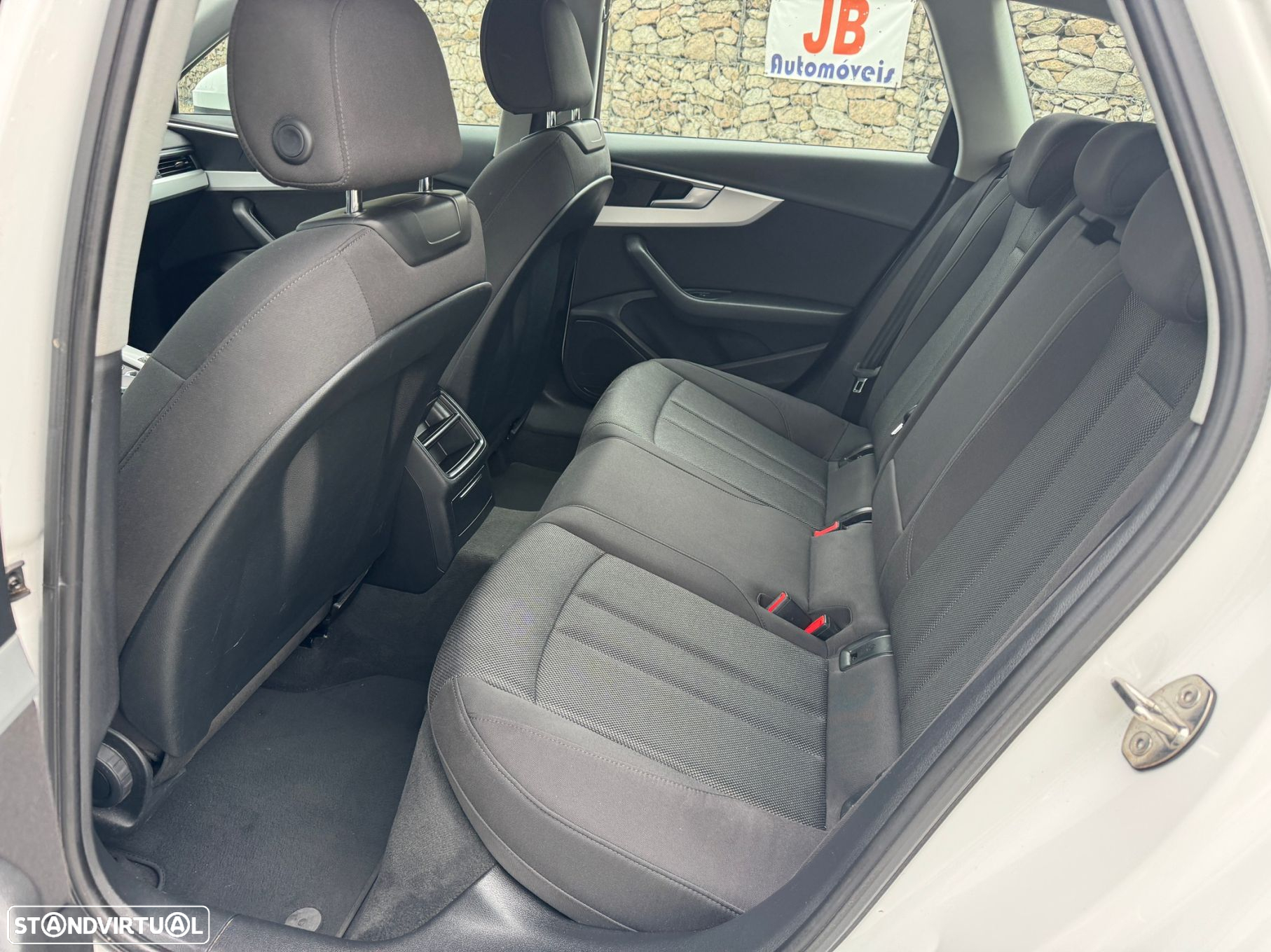 Audi A4 Avant 2.0 TDI - 13