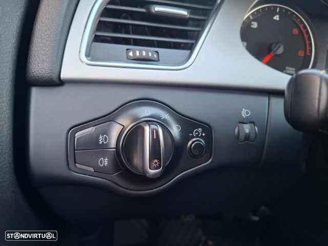 Audi A4 Avant 2.0 TDI Advance - 24