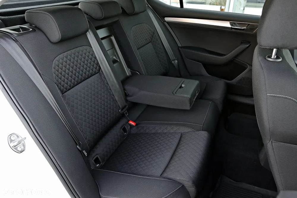 Skoda Superb 1.5 TSI Ambition DSG - 35