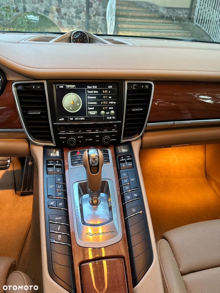Porsche Panamera 4 PDK - 27