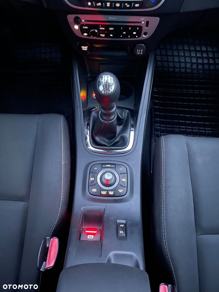 Renault Megane ENERGY TCe 115 Start & Stop LIMITED - 23