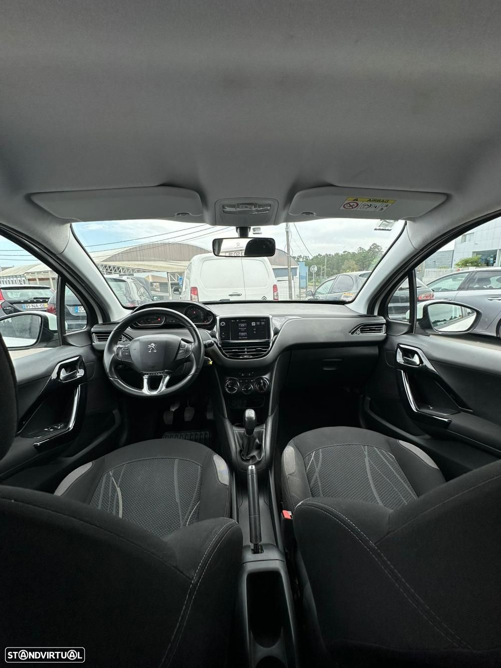 Peugeot 208 1.4 HDi SE Style - 9