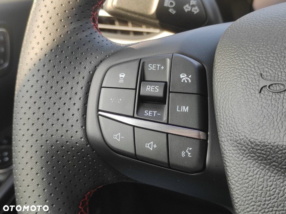 Ford Kuga - 16