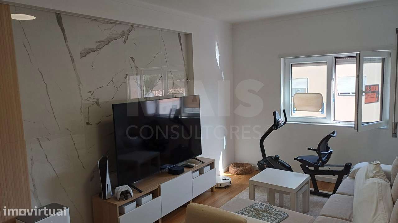 Apartamento T2 Remodelado no Centro do Cadaval - Grande imagem: 2/35