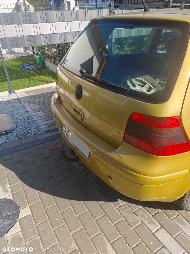 Volkswagen Golf - 4