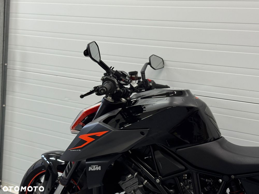 KTM Super Duke - 19