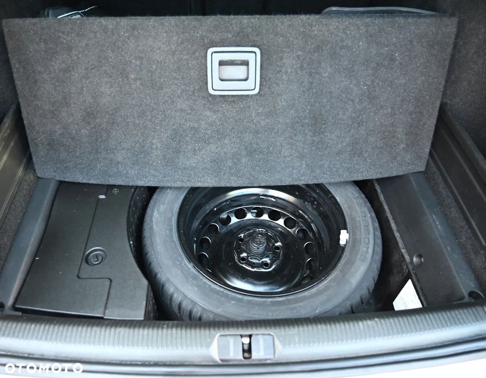Volkswagen Passat - 32