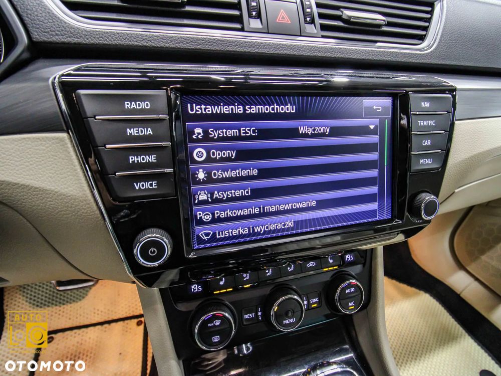 Skoda Superb 2.0 TDI Style DSG - 25