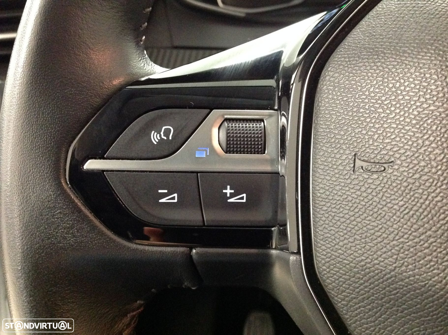 Peugeot 208 1.2 PureTech Allure - 31