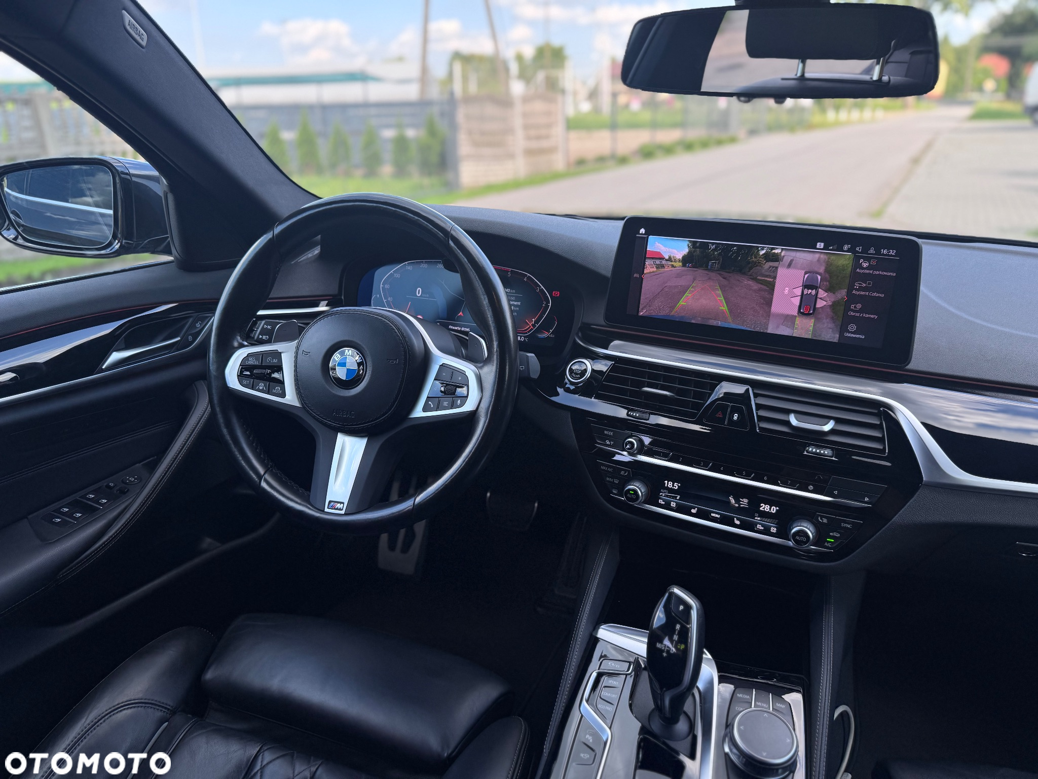 BMW Seria 5 540d xDrive Touring M Sport Edition - 24
