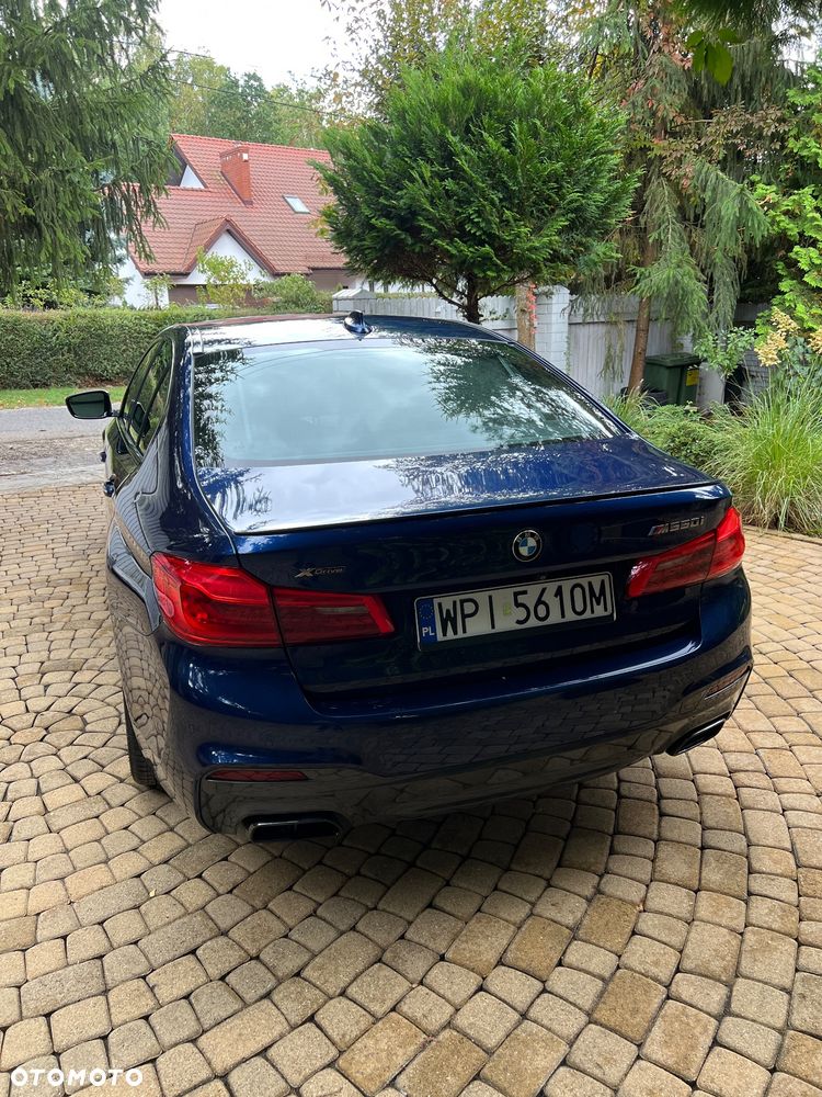 BMW Seria 5 M550i xDrive sport - 8