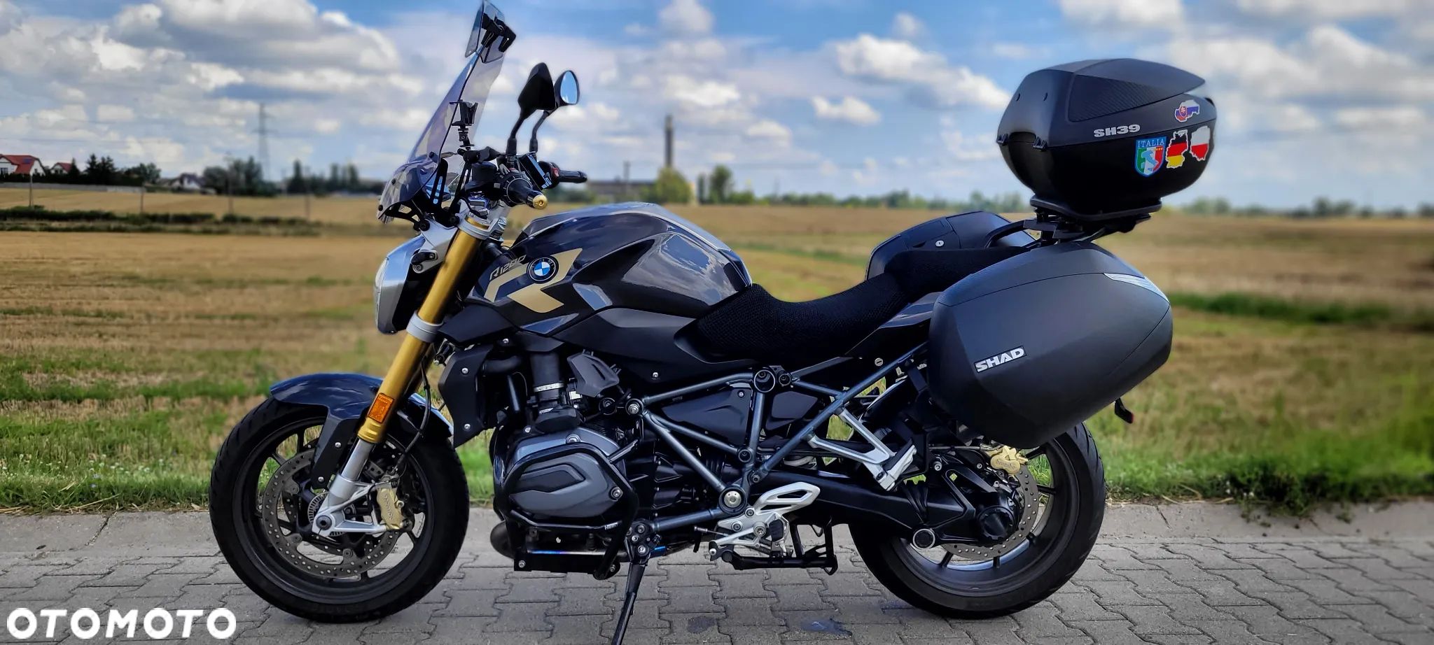 BMW R - 1