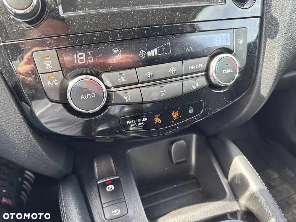 Nissan Qashqai 1.3 DIG-T N-Connecta EU6d - 22