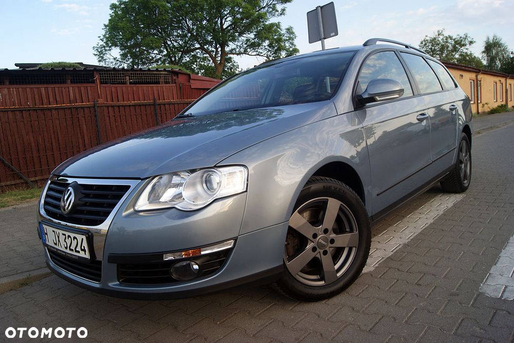 Volkswagen Passat 2.0 TDI DPF BlueMotion Technology Comfortline - 15