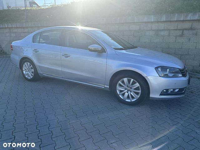 Volkswagen Passat 2.0 TDI Comfortline DSG - 3