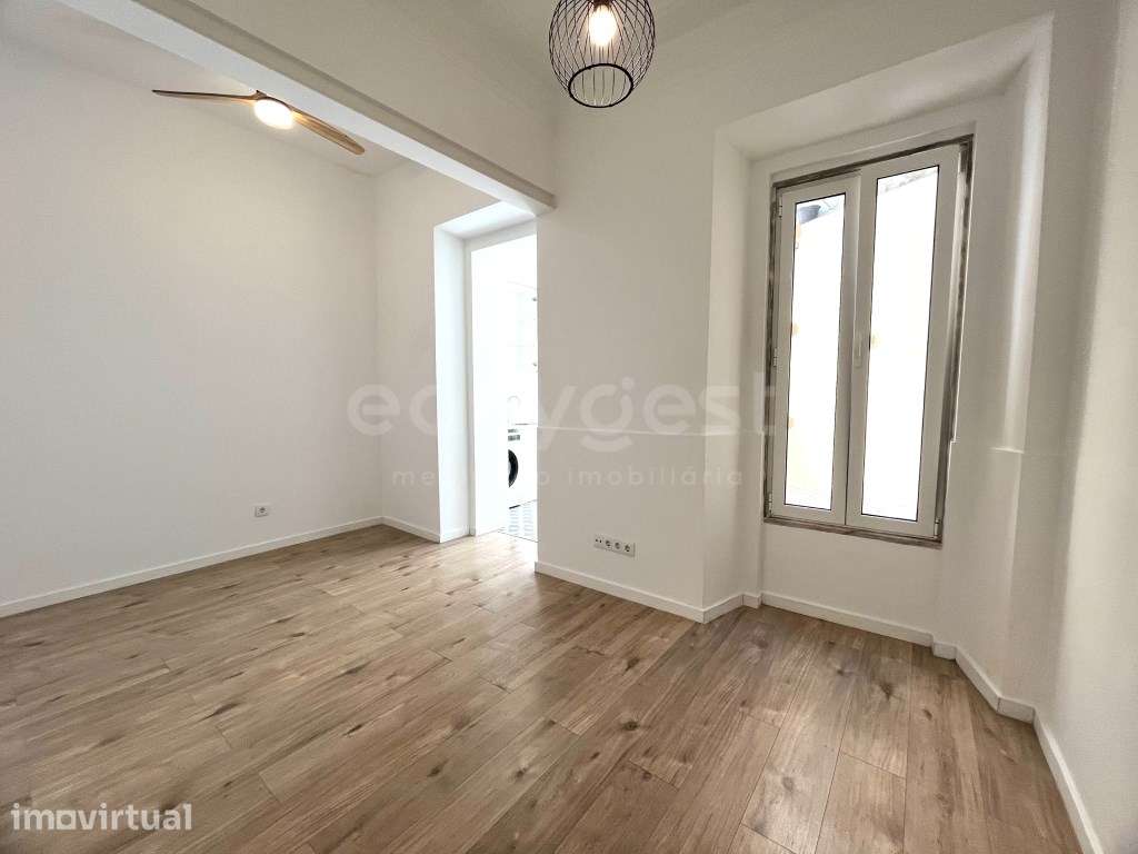 T1+1 Remodelado com Terraço , Luz Natural , Pronto a Habitar em Cam... - Grande imagem: 2/22