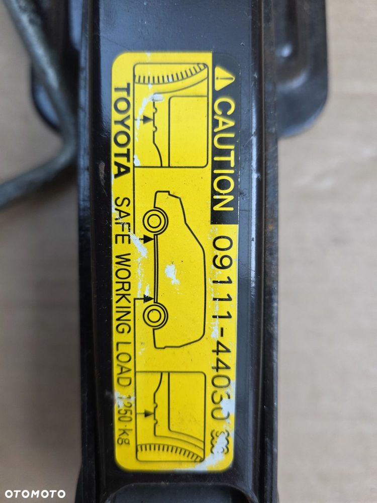 Toyota RAV4 II III lewarek podnośnik klucz wysyłka OLX oryginał - 2