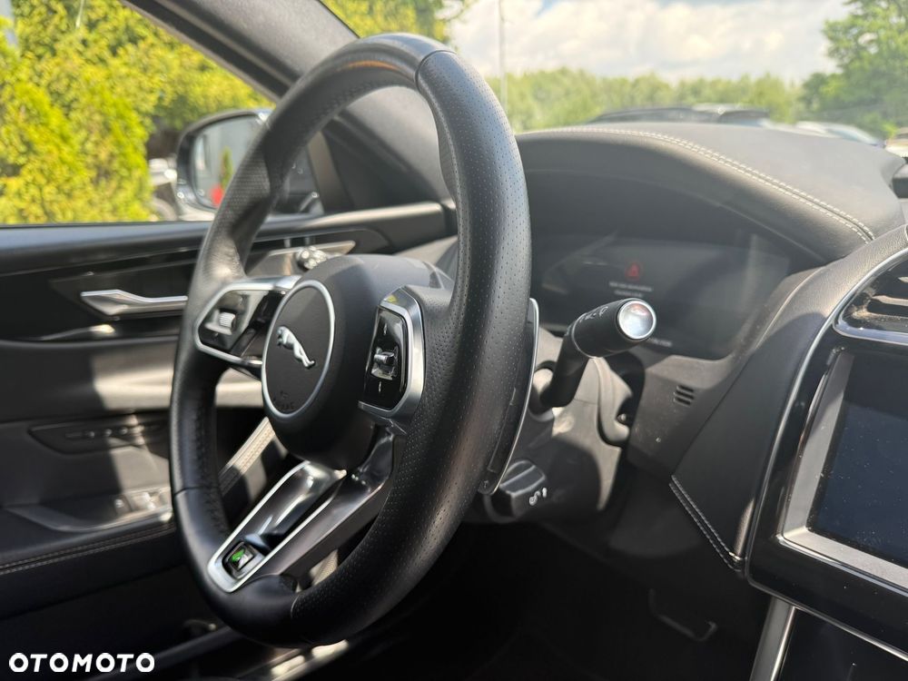 Jaguar XE 2.0 D200 mHEV R-Dynamic S - 17