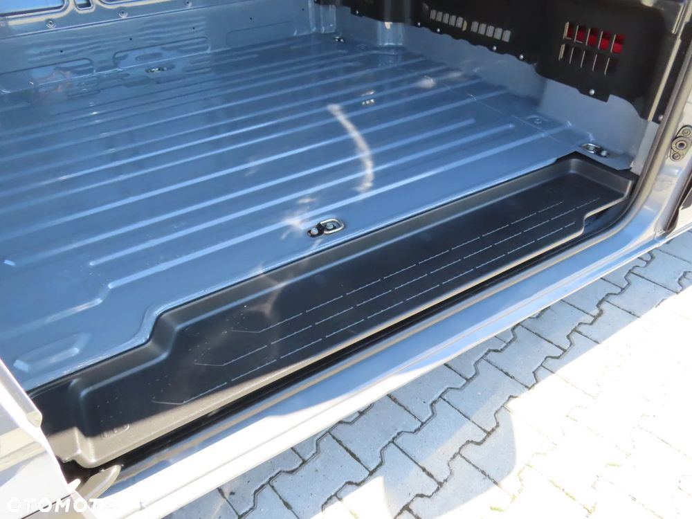Volkswagen Crafter 2.0 TDI 180 KM Furgon Blaszak L3H3 Standard / Dach Wysoki Rozstaw Osi 3640 mm 1248 Kg Ładowność Fotel ergoActive Z Masażem Kamera Parkowania Tempomat Stan Jak Nowy UNIKAT GOTOWY DOSTEPNY POLECAM - 12