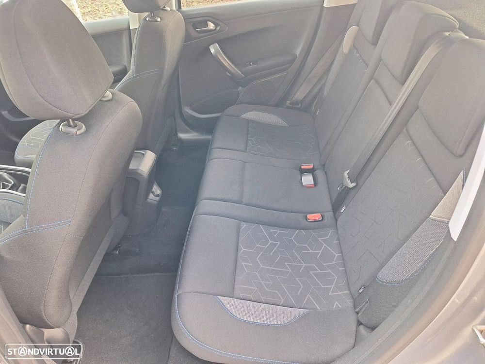 Peugeot 2008 1.2 PureTech Style - 16