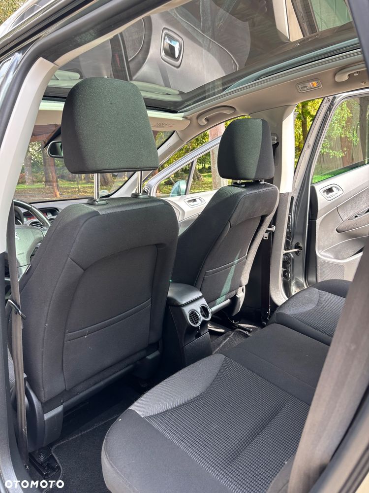 Peugeot 308 e-HDi FAP 110 Stop&Start Family - 32