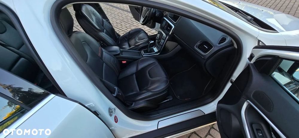 Volvo V40 - 25